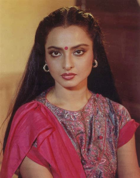 Bollywood everygreen star rekha in her 14 sexy nude photos